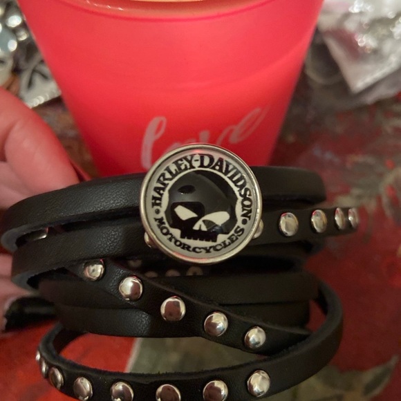 - HD Snap Button Wrap Bracelet - Picture 3 of 9